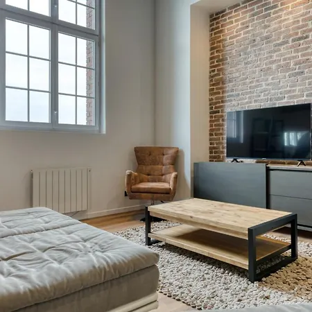 Jonathan Avec Place De Parking Rouen