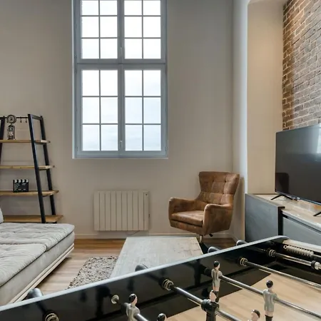 Jonathan Avec Place De Parking