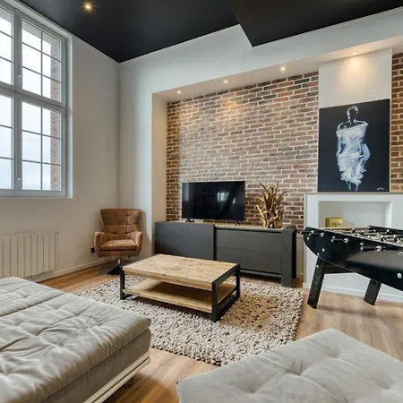 Jonathan Avec Place De Parking *