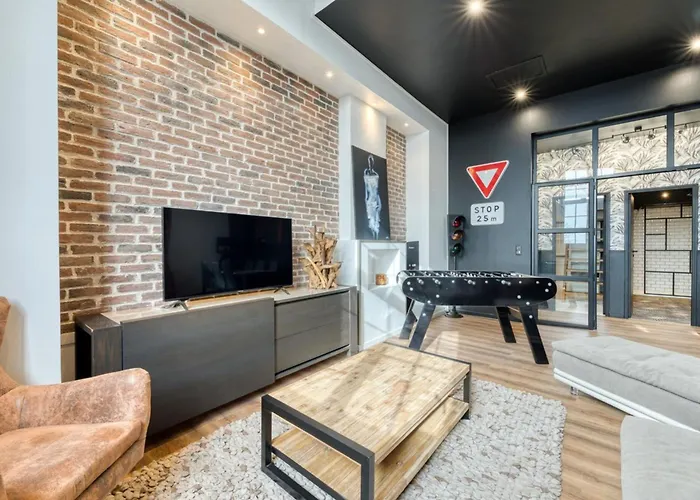 Jonathan Avec Place De Parking *