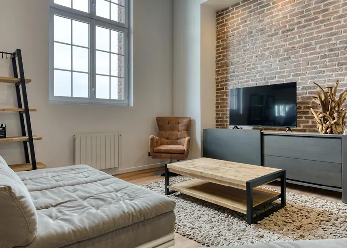 Jonathan Avec Place De Parking Rouen