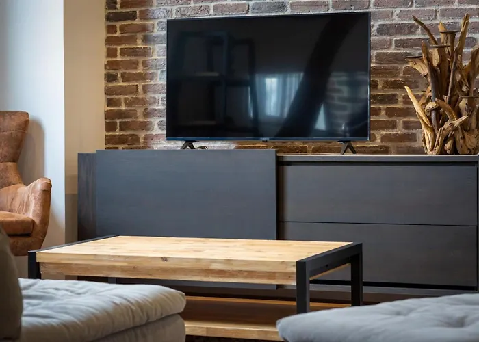 Jonathan Avec Place De Parking